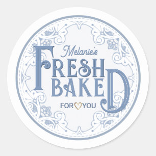 Adesivo Redondo Nome personalizado FRESH BAKED para você Borda Azu