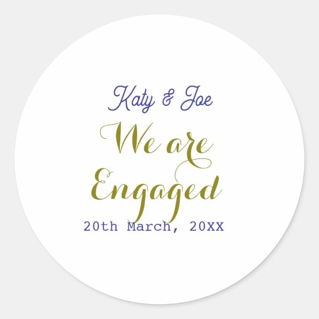 Adesivo Redondo Nós estamos noivos nome data dourado roxo elegante (Frente)