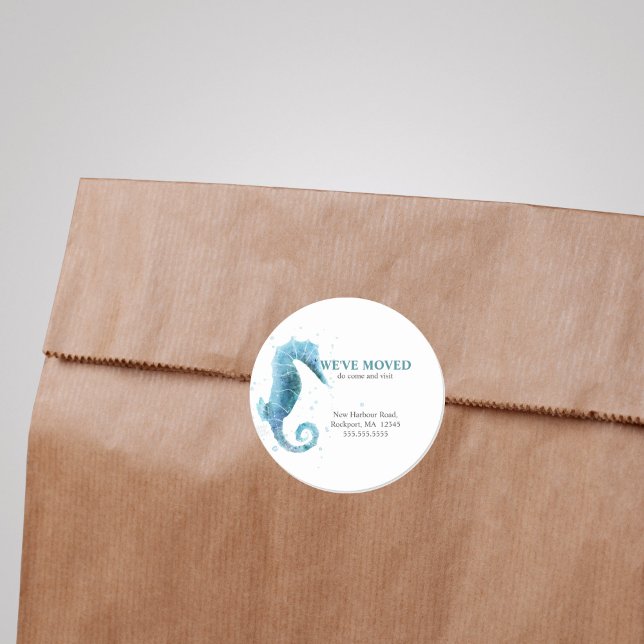 Adesivo Redondo Nós movemos o anúncio de movimento do cavalo do ma (Watercolor Sea Horse Moving Announcement Sticker)