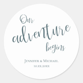 Adesivo Redondo Nossa aventura começa o casamento da tipografia te