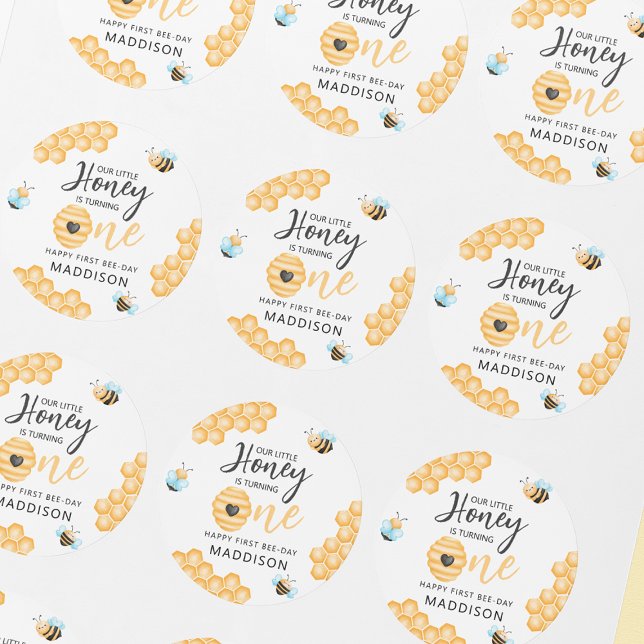 Adesivo Redondo Nosso Pequeno Mel | Primeira Foto de Aniversário (Criador carregado)