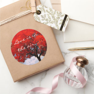 Adesivo Redondo O amor está no ar, Nuvem da Tipografia Vermelha