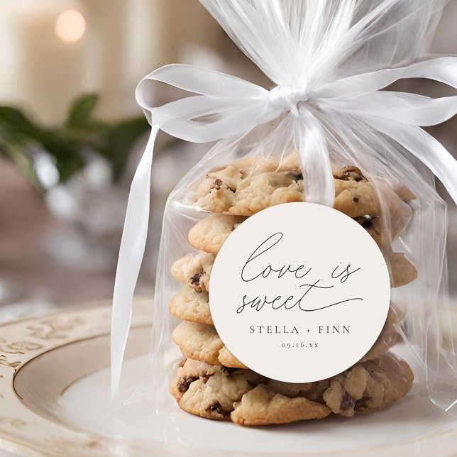 Adesivo Redondo O Amor Moderno É Um Casamento Bonito (Modern Script Love Is Sweet Wedding Classic Round Sticker)