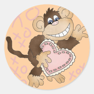 Adesivo Redondo O macaco abraça e beija o camiseta e os presentes