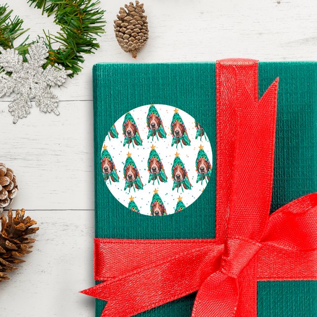 Adesivo Redondo O Padrão de Cachorro da Caça Basset é Natal (Criador carregado)
