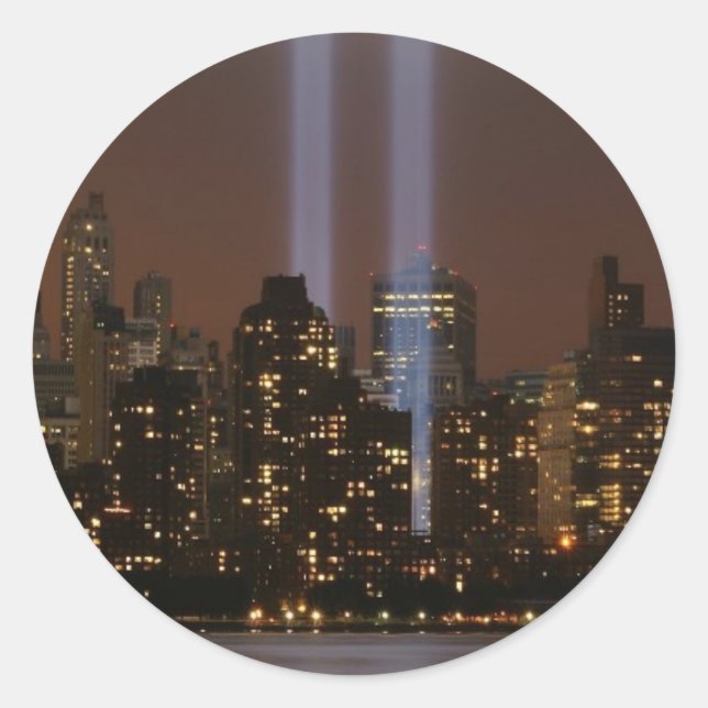 Adesivo Redondo O World Trade Center homenageia à luz em Nova Iorq (Frente)