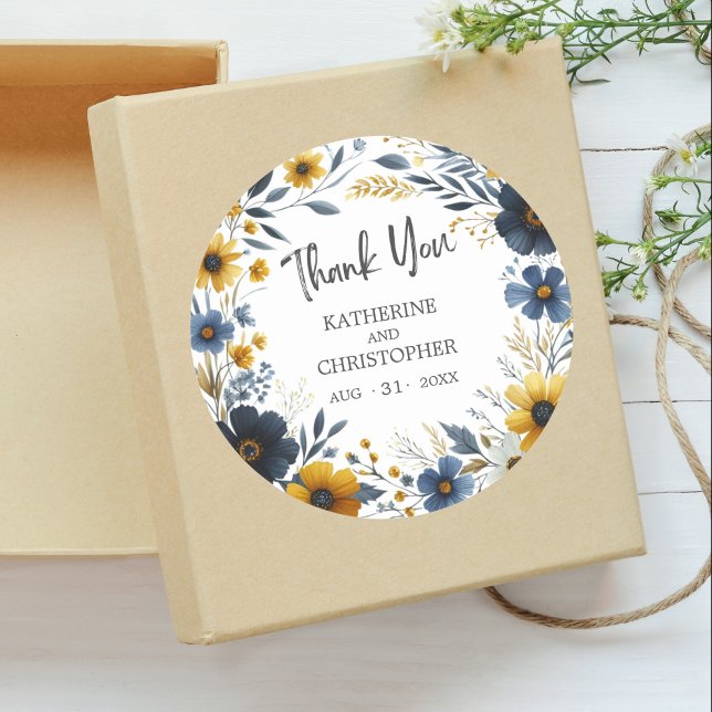 Adesivo Redondo Obrigado Casamento Elegante de Flores Amarelas Azu (Blue Gold Wildflowers Wedding Thank You Sticker for you favor boxes and bags.)
