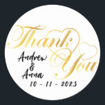 Adesivo Redondo obrigado coração dourado<br><div class="desc">Desenho tipográfico de agradecimento pelo casamento com variações de coração em cor dourada</div>