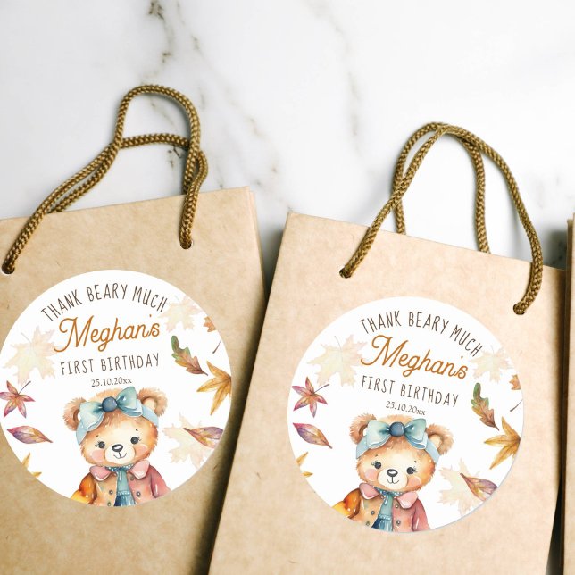 Adesivo Redondo Obrigado de festa de aniversário de ursinho de out (Teddy bear birthday favor gift thank you stickers cute girl teddy with a bow thank you beary much)