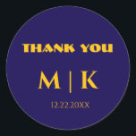 Adesivo Redondo Obrigado Monogramas Casado Amarelo Dourado<br><div class="desc">Impresso com iniciais de monograma (que podem ser editadas,  alteradas e personalizadas) em cores azuis ouros personalizadas,  amarelas com obrigado personalizado que você envia a mensagem!</div>