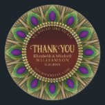 Adesivo Redondo Obrigado Ouro Peacock Feather Mandala<br><div class="desc">Design: Texto personalizável com um círculo de penas de pavão. Verduras lindas e púrpuras cores com ricas aparas de ouro. | Este nome personalizado decorativo e detalhes tornam design sobressalente para muitos eventos especiais - Noivado de óculos totalmente personalizável / presentes de manutenção de casamento (ou aniversário) para o casal...</div>