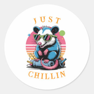 Adesivo Redondo Ogambá "Apenas Chillin", Retro Engraçado