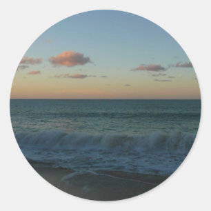 Adesivo Redondo Ondas caindo na paisagem de Sunset Beach