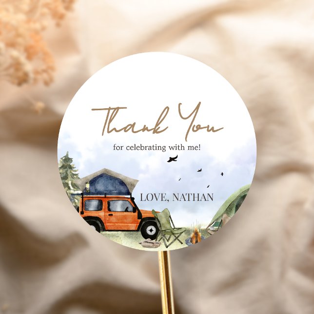 Adesivo Redondo One Happy Camper Camping Boy Birthday (One Happy Camper 1st Birthday Party Sticker)