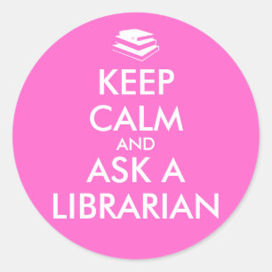 Adesivo Redondo Os presentes do bibliotecário mantêm a calma par