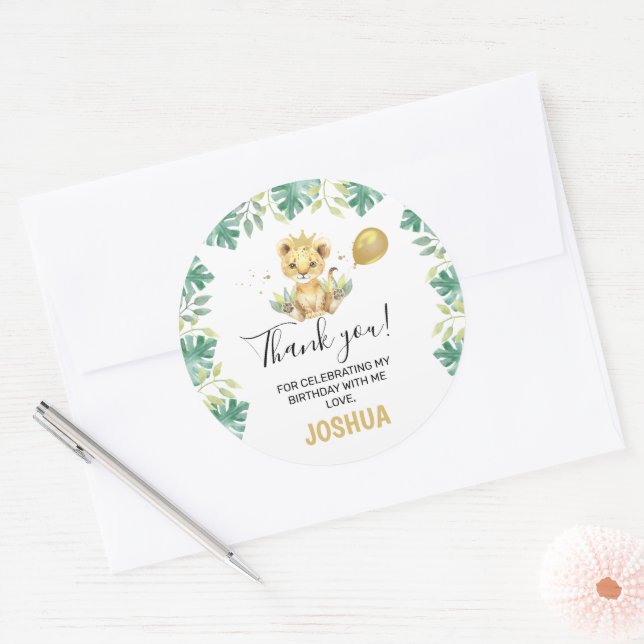 Adesivo Redondo Our Little King Lion Crown Balloon 1st Birthday (Envelope)