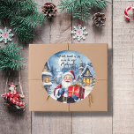 Adesivo Redondo Papais noeis de Natal da Wonderland Winter Chá de<br><div class="desc">Transforme seu chá de fraldas em uma celebração mágica com nosso design de Papais noeis de Natal da Maravilha de inverno. Este tema encantador combina o encanto de um Chá de fraldas da Maravilha de inverno com o espírito festivo de um Chá de fraldas do Polo Norte, criando um evento...</div>