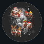 Adesivo Redondo Papais noeis Riding Ogambm Reindeer Sleigh Christm<br><div class="desc">Se você está procurando por um presente espirituoso para amantes de gambás, amantes de gambás, amantes de ratos ou amantes de os animais em sua família ou amigos, este bonito é o presente perfeito ou a ideia presente deles ou de você. Procurando coisas humorísticas para mostrar gambás, ratos, animais dizendo,...</div>