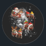 Adesivo Redondo Papais noeis Riding Ogambm Reindeer Sleigh Christm<br><div class="desc">Se você está procurando por um presente espirituoso para amantes de gambás, amantes de gambás, amantes de ratos ou amantes de os animais em sua família ou amigos, este bonito é o presente perfeito ou a ideia presente deles ou de você. Procurando coisas humorísticas para mostrar gambás, ratos, animais dizendo,...</div>