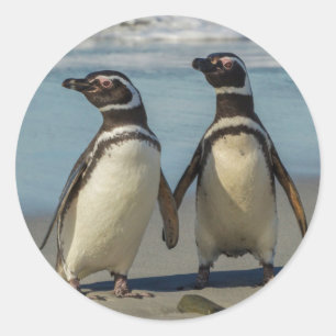 Adesivo Redondo Par de pinguins na praia