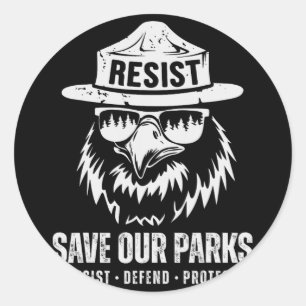 Adesivo Redondo Pássaros Salvem Nosso Parque Anti-Trump Men Acampa