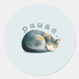 Adesivo Redondo Pausar. Design do Gato Adormecido