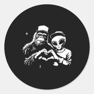 Adesivo Redondo Pé Grande E Alienígena Coração Mãos Namorados Engr