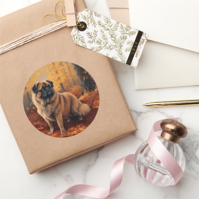 Adesivo Redondo Pekingês nas Folhas de outono caem inspiração (Presentear)