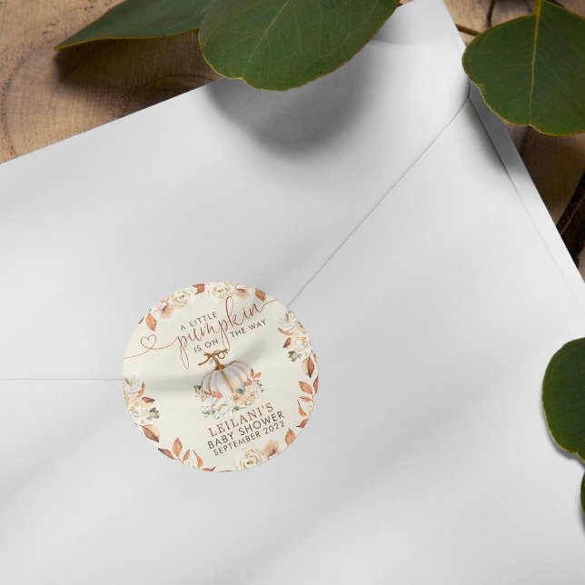 Adesivo Redondo Pequeno Chá de fraldas Russo de Abóbora (A little pumpkin fall floral rustic baby shower sticker is perfect way to celebrate the mom to be.)