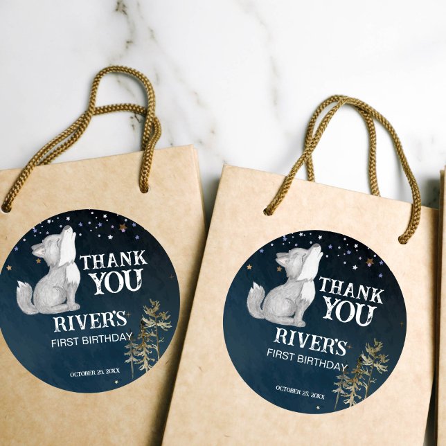 Adesivo Redondo Pequeno lobo temido festa de aniversário favorece  (Little wolf themed birthday party favor thank you sticker cute wolf pup wild one party favor gift)