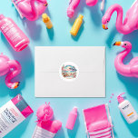 Adesivo Redondo Personalizado do Fim de Semana do Clube Social de<br><div class="desc">Celebre em estilo com este belo adesivo personalizado do Beach Social Club Bachelorette Weekend. Apresentando uma cena litorânea de cor d'água com cadeiras de salão, coquetéis e flores tropicais contra um pano de fundo sereno de pôr do sol, esta design adiciona um toque de elegância a qualquer favor partidário ou...</div>