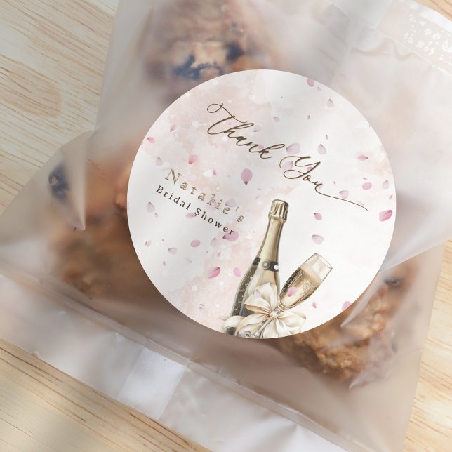 Adesivo Redondo Pétalas de Rosa Elegantes Bolha de Banho de Noiva  (Elegant Pink Petals Bubbly Bridal Shower Thank You Classic Round Sticker)