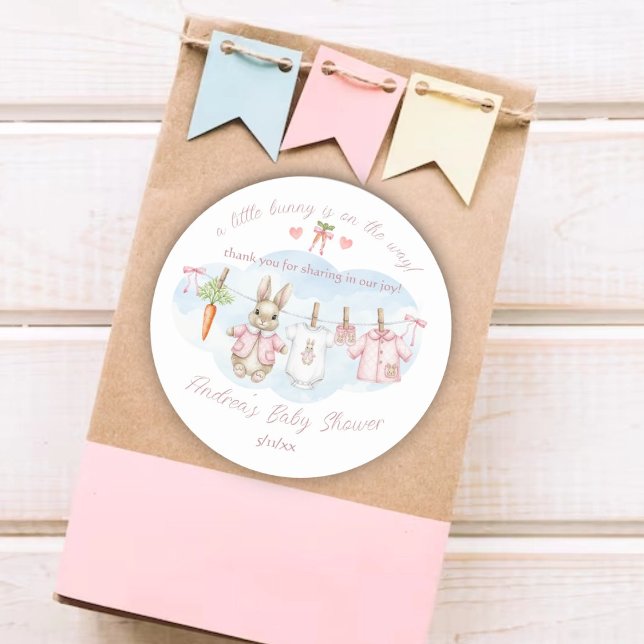 Adesivo Redondo Peter the Rabbit Clothesline Baby Shower Thank You (Criador carregado)