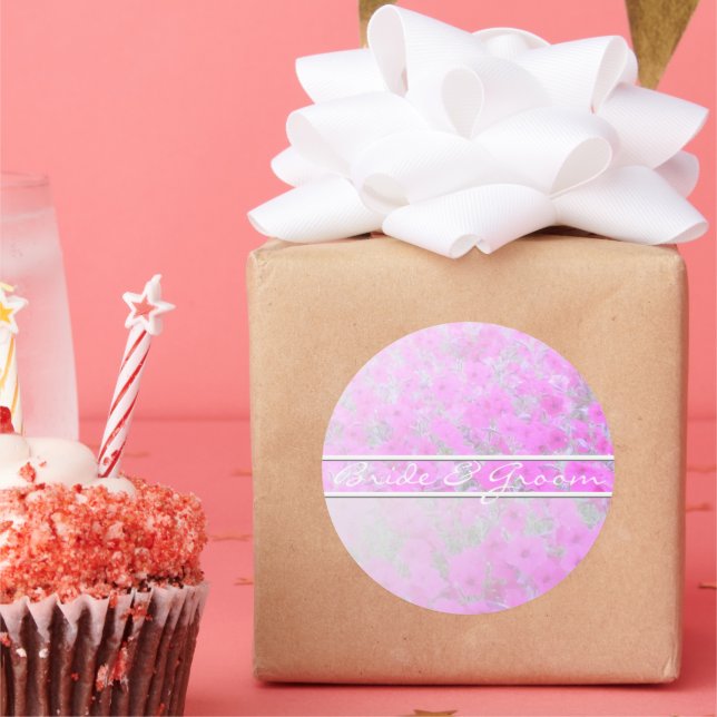 Adesivo Redondo Petunia Rosa Em Vinhetas De Gradação Brancos Elega (Festa)