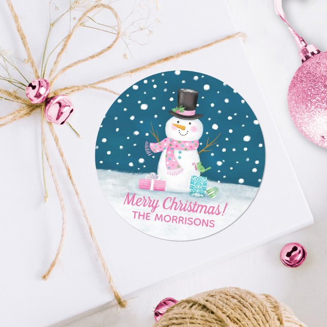 Adesivo Redondo Pink Pink Snowman Personalizado (A cute pink snowman on a snowy night, Christmas sticker. Personalize it with your name.)