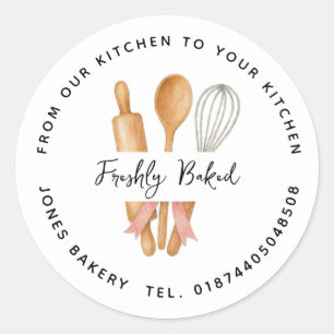 Adesivo Redondo Pino de Rolagem em Aquarela, Coluna de Madeira e W