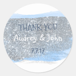 Adesivo Redondo Pintura Azul Pastel de Lata de Prata Obrigado