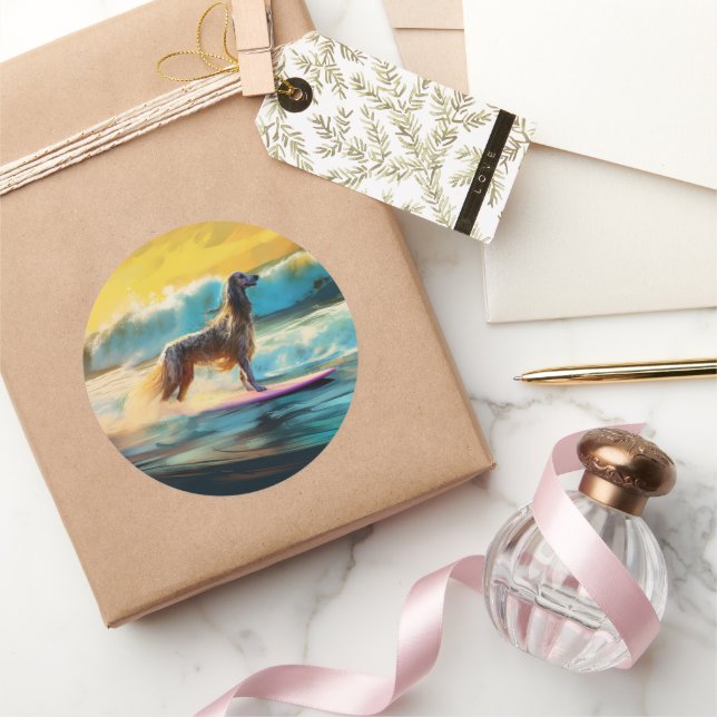 Adesivo Redondo Pintura de surf em praia de hound afegã (Presentear)