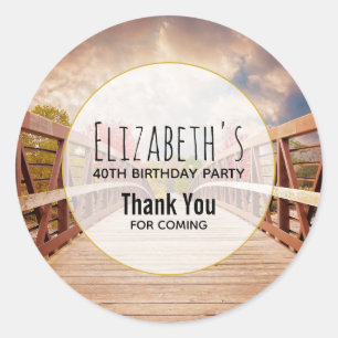 Adesivo Redondo Ponte russa de madeira no campo