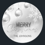 Adesivo Redondo Prata White Christmas Snowflake Snow Baubles<br><div class="desc">Personalize estes elegantes adesivos de Natal em cor prateada e branca com luzes,  bolhas,  neve,  flocos de neve. Personalize adicionando sobrenome,  mensagem ou exclusão.</div>