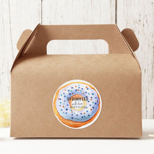 Adesivo Redondo Prateado com chá de fraldas azul de rosquinha (Criador carregado)