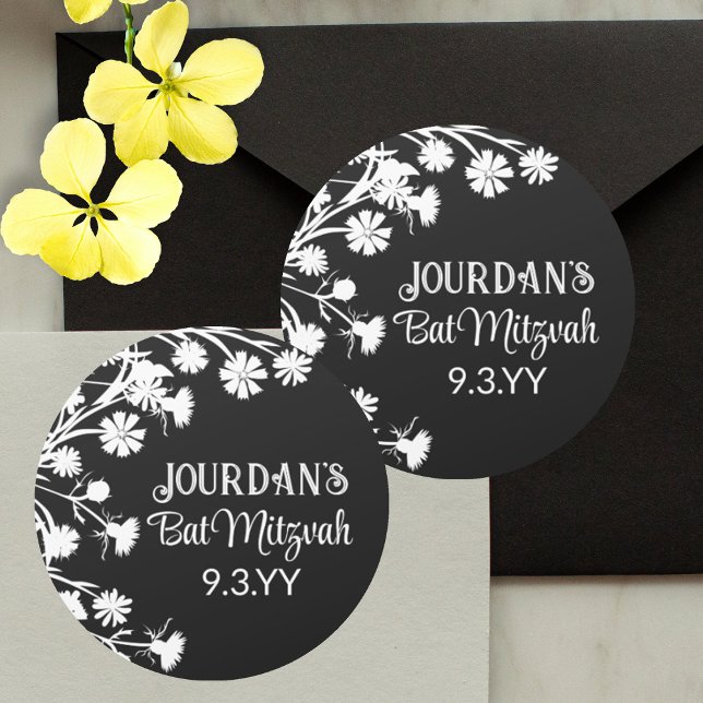 Adesivo Redondo Prefeito do Partido Bat Mitzvah Branco Negro (round bat mitzvah party stickers labels, black and white floral flowers)