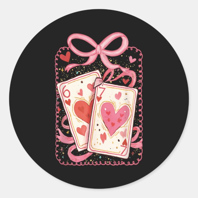 Adesivo Redondo Preppy 6 7 Valentine Couple Love Hearts Playing Ca (Frente)