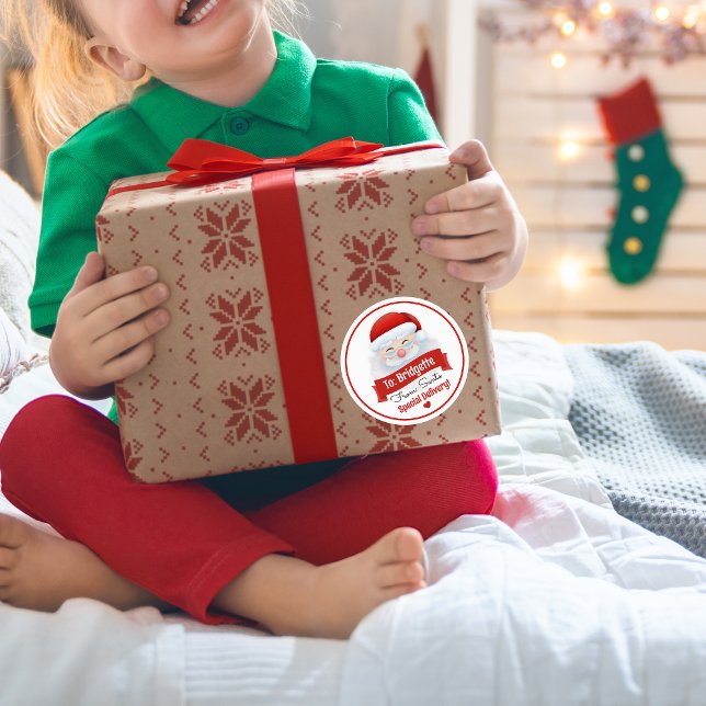 Adesivo Redondo Presente de Natal do Papai Noel Vermelho Bonito (personalized special delivery tags from santa kris kringle for santa's helper elves gift ideas)