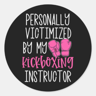 Adesivo Redondo Presente Engraçado de Kickboxer Pessoalmente Vitim