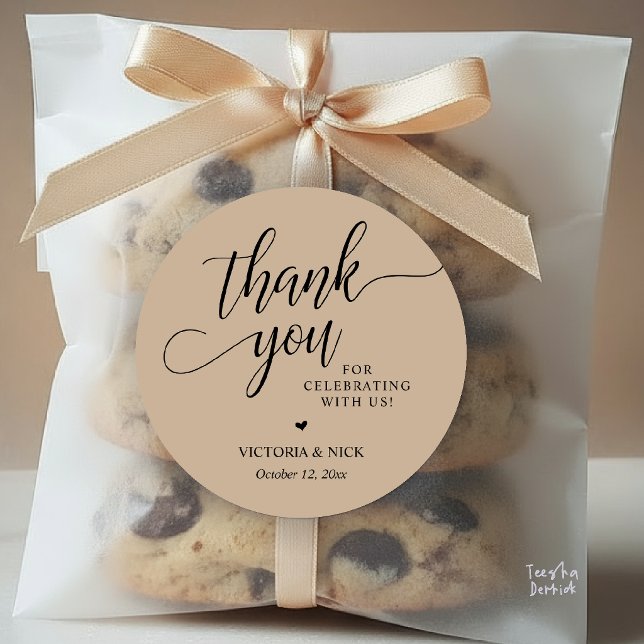 Adesivo Redondo Presentes de Jantar de Casamento Moderno e Sofisti (Modern Classy Wedding Dinner Favor Gifts Thank You Classic Round Sticker in Black and Brown Tan)