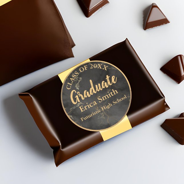 Adesivo Redondo Preto Elegante E Favor De Graduação Dourada (Black and Gold Graduation Favor Sticker on Chocolate Box)