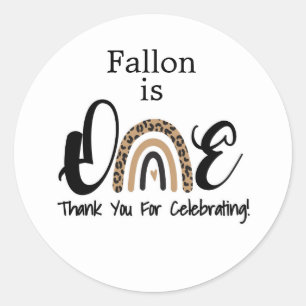 Adesivo Redondo Primeiro Aniversário, Convidado Arco-Íris, UM