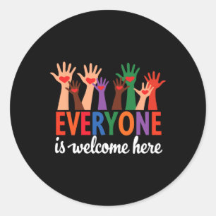 Adesivo Redondo Professora Idaho Camisa Que Todos São Bem-Vindo Aq