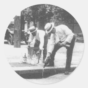 Adesivo Redondo Proibição de derramar uísque numa veia de esgot